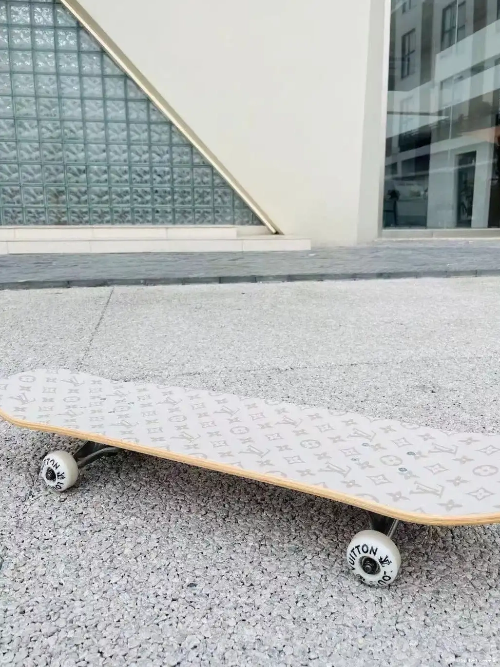 LV SKATEBOARD CUSTOM 0609